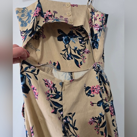 LEITH linen Floral Jumpsuit With Spaghetti Straps and Open Back. Size Medium - Picture 7 of 16